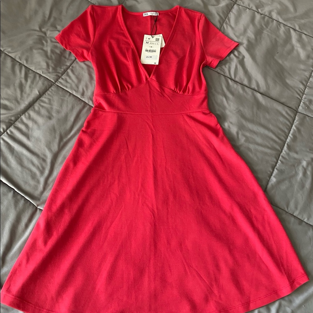 Zara mid length dress. Size M. NWT.